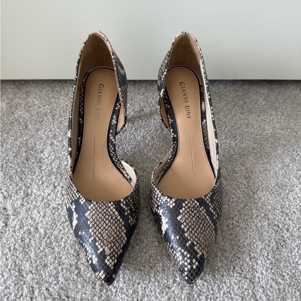 Gianni Bini Snakeskin Heels / Size 6.5 / Worn once - Great Condition